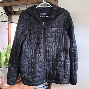 Patagonia Women’s Nano Puff Hoody (zip-up jacket with hood) - Large